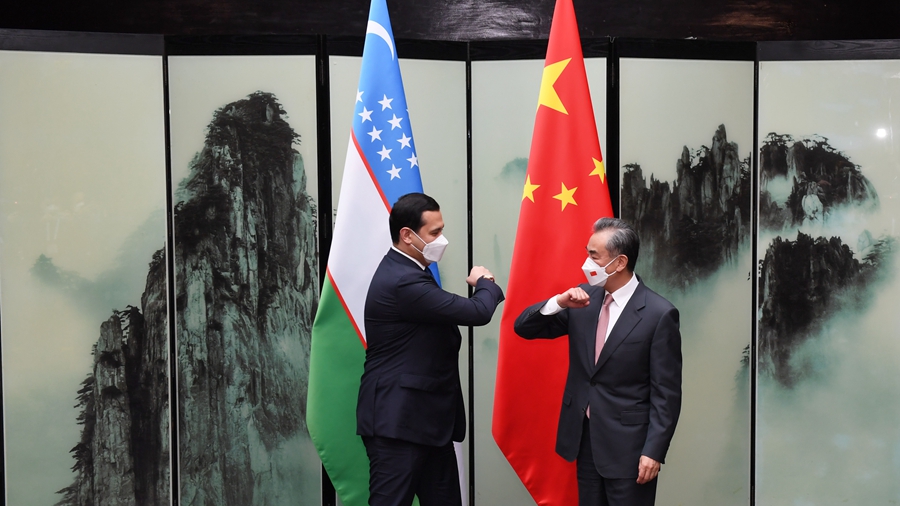 Глава МИД КНР провел встречу с вице-премьером Узбекистана по вопросам двусторонних отношений
