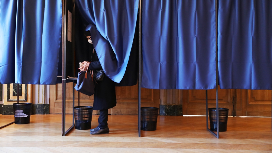 Голосование на президентских выборах 2022 года началось во Франции