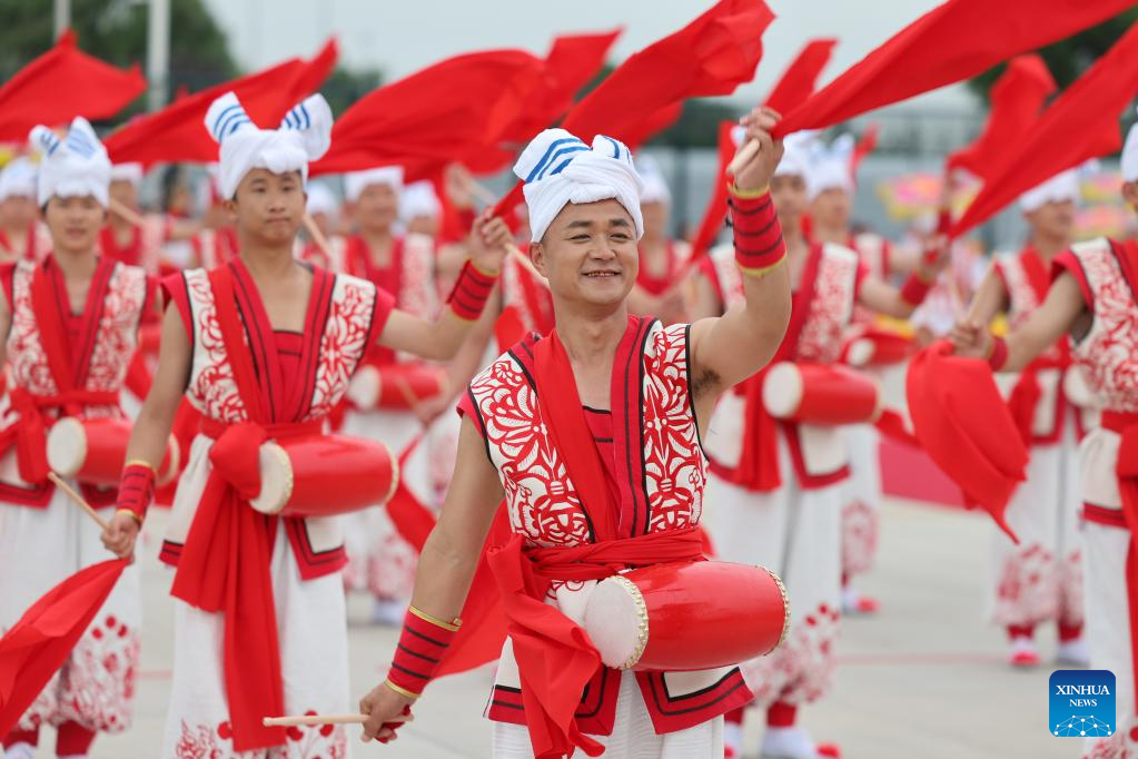 "Синьхуа" (Xinhua). Синьхуа. Саммит Китай и Центральная Азия. Ван и фото Синьхуа.